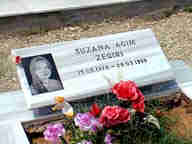 Grave of Suzana2.jpg (15222 bytes)