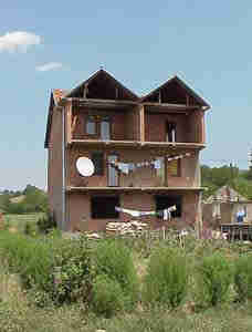 New House2.jpg (17003 bytes)