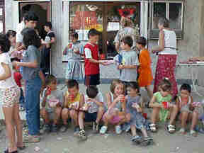 Kids Party3.jpg (28807 bytes)