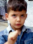 boy2.jpg (10610 bytes)