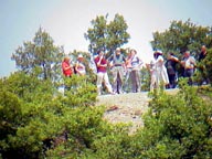 On the hill2.jpg (17925 bytes)