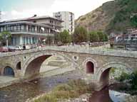 Stone Bridge2.jpg (11433 bytes)