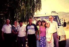 bus group.JPG (15983 bytes)