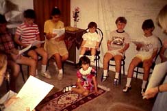 children in class.JPG (16416 bytes)
