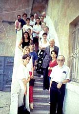 folks on stairs.JPG (16289 bytes)