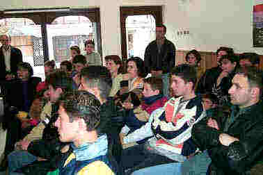 Students in Kosova 1.jpg (22452 bytes)